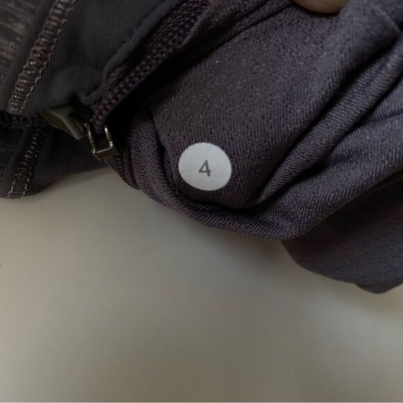 Lululemon Run for your life hooded long sleeve size 4 - Picture 9 of 9